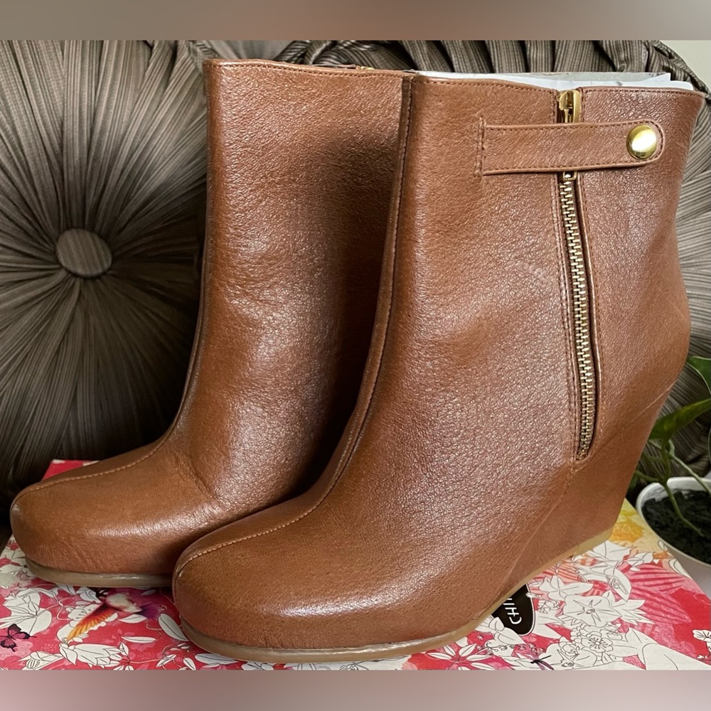 Gorgeous Chinese Laundry Nappa Leather Booties! - Picture 2 of 9
